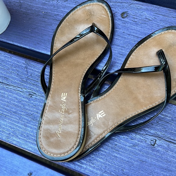 SOLD Worn Womens Flip Flops - Picture 3 of 4